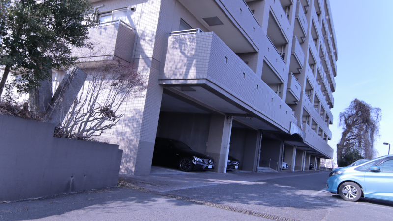 屋根付き駐車場の画像